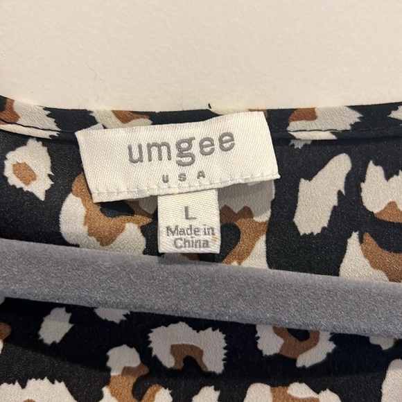 Cheetah Romper - Picture 3 of 6